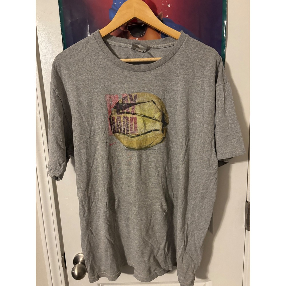 Nike Men's Grey T Shirt Graphic Print Basketball 'Play Hard' Size L y2k 2000s